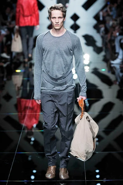 Look 7